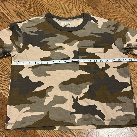 MadeWell Cottontail Camo Crop T-Shirt.  Small - Picture 7 of 15